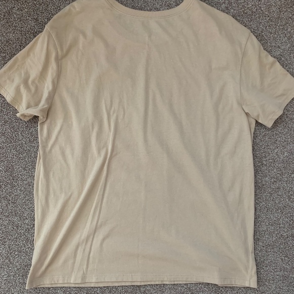 Women’s graphic tshirt EUC - Picture 2 of 2